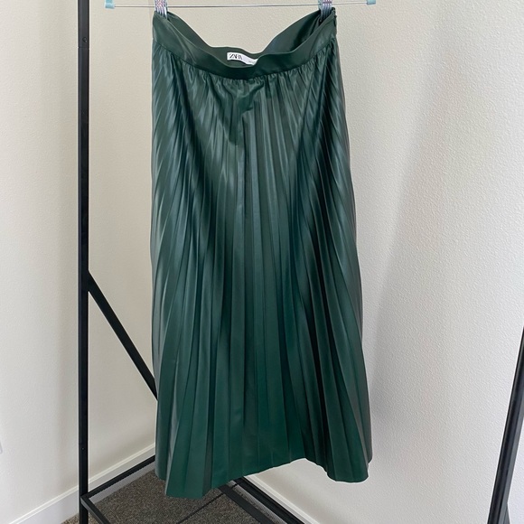 Zara pleated skirt - Picture 4 of 4
